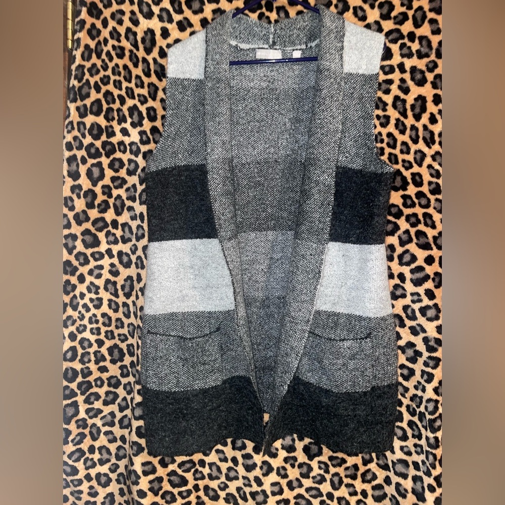 Sweater vest cardigan black and grey color block